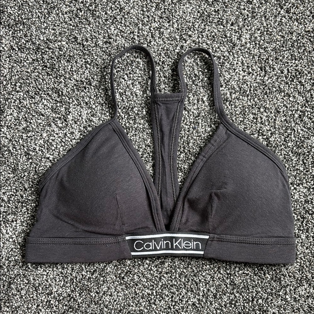 🎈Calvin Klein Racerback Sports Bra